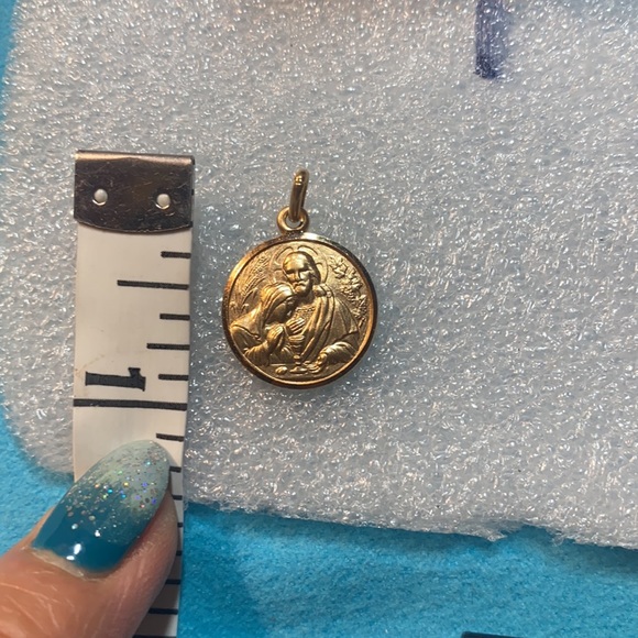 10k yellow gold communion pendant.imported. - Picture 3 of 3